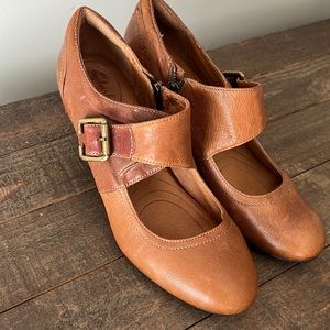 Clarks Indigo booties, size 9M.